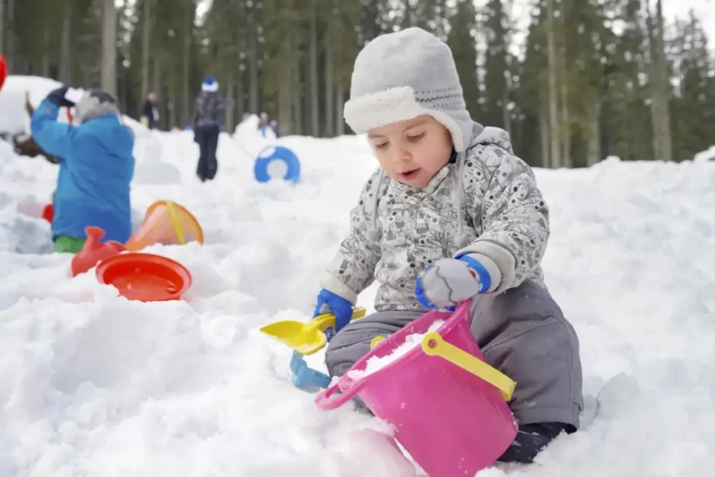 Find the perfect balance between indoor and outdoor activities for your winter baby. Discover tips and ideas for keeping your little one engaged and active, while also ensuring their safety and well-being during the colder months.