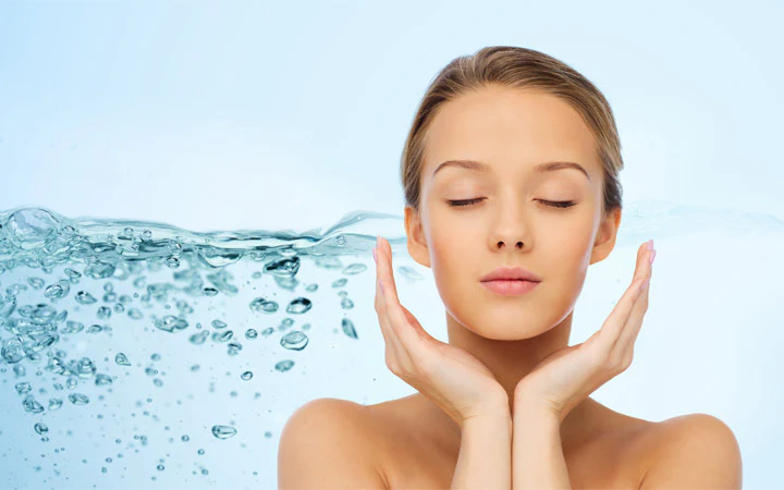 Discover the hydrating secrets for skin that truly glows. Dive into the importance of hydration in maintaining healthy, youthful skin. Explore the benefits of proper moisturization and the best practices to keep your skin looking fresh and radiant. Get the key insights for a hydrated, revitalized complexion.