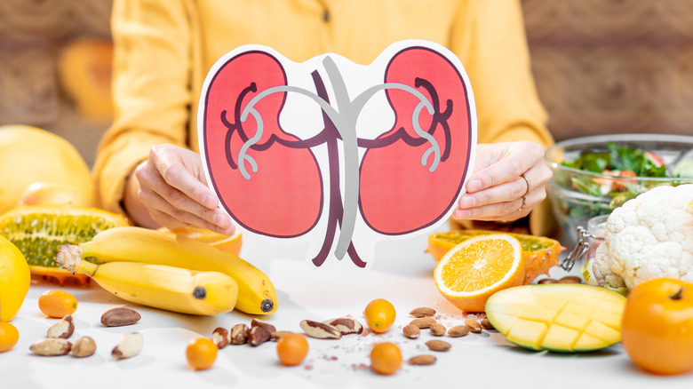 Unlock the secrets of key nutrients for optimal kidney function. Explore expert advice on the vital vitamins and minerals that support renal health. Learn how to maintain your kidneys through a balanced diet. Start your journey to healthier kidneys today.